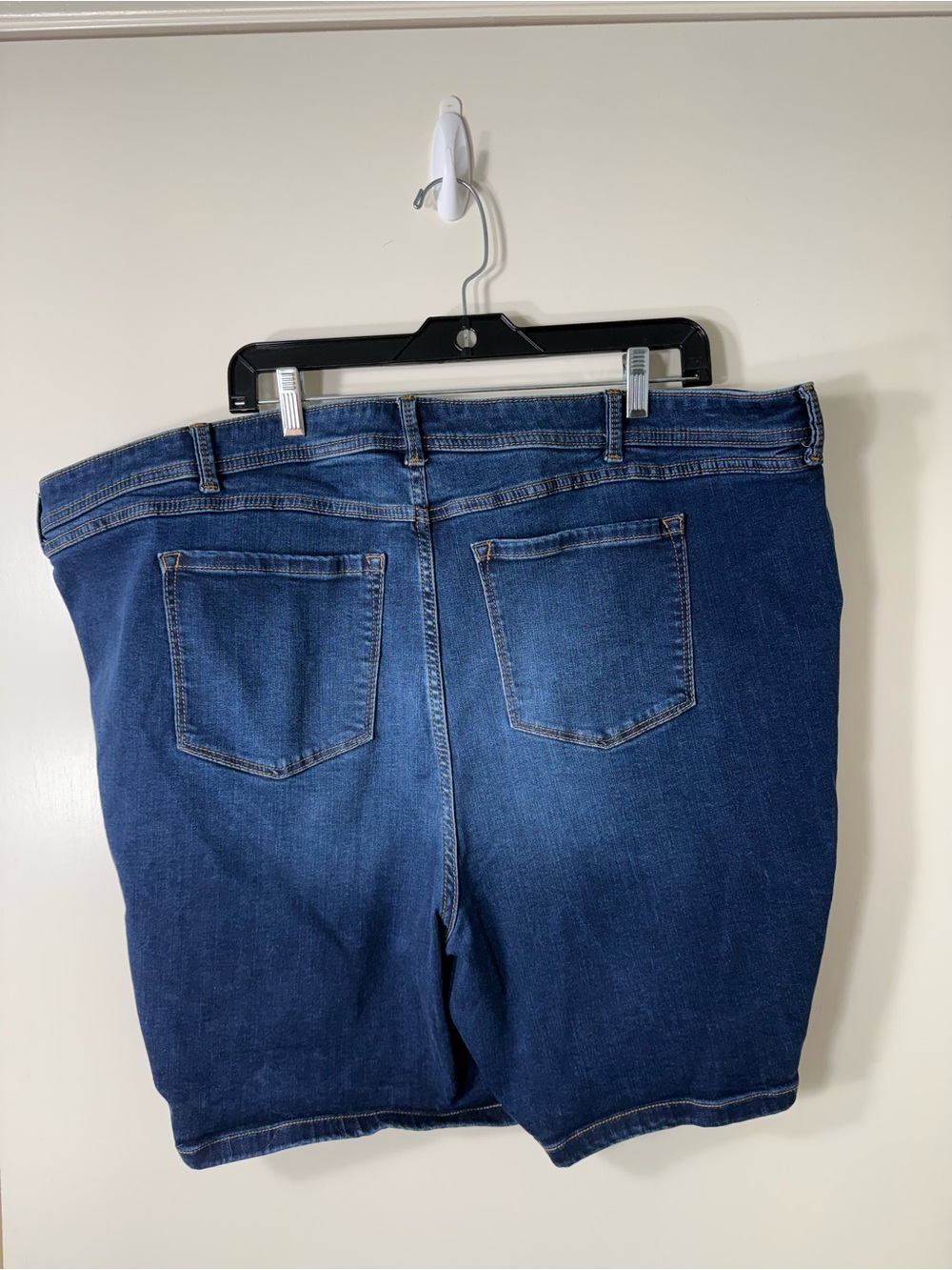 Torrid Dark Wash Bermuda Shorts Plus Size 26W - Picture 2 of 7